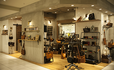 SLOW authentic goods store 新宿店