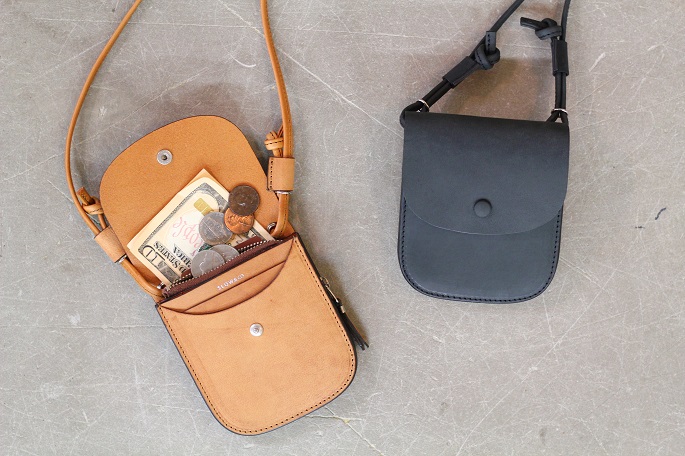 ingrasat-neck wallet – | SLOW - スロウ 公式サイト | 革製のバッグ 