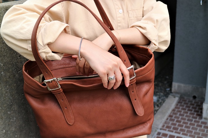Fino tote bag | SLOW - スロウ 公式サイト | 革製のバッグ、財布 等の ...