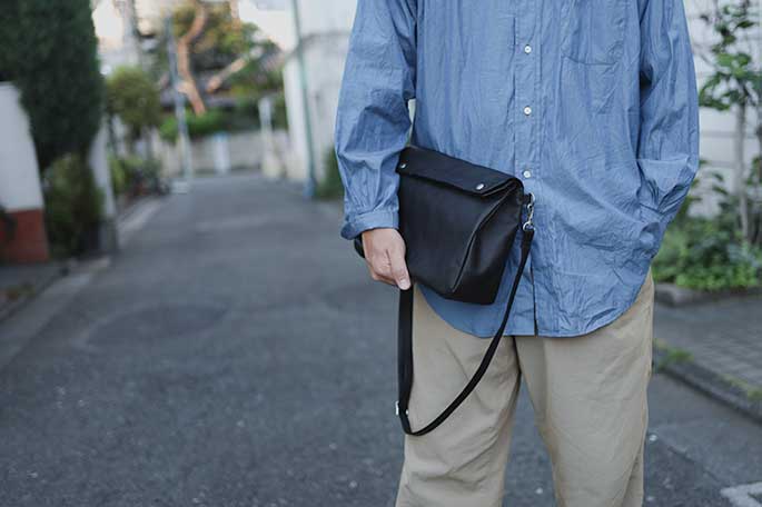 gas mask shoulder bag | SLOW - スロウ 公式サイト | 革製のバッグ 