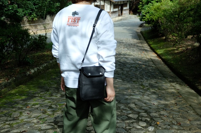 gasmask shoulder bag -styling sample- | SLOW - スロウ 公式サイト 