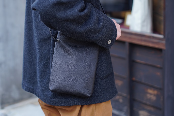 SLOW embossing shoulder bag S サコッシュ