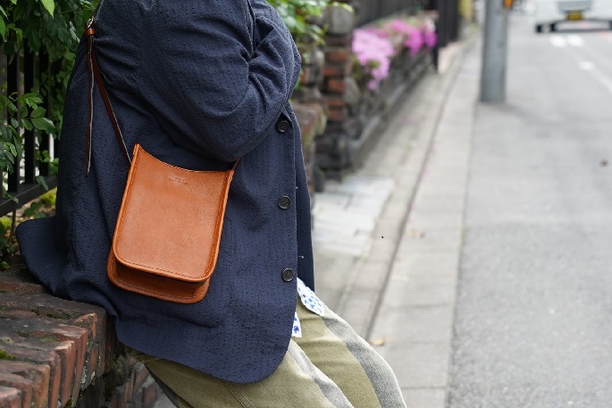 BONO square shoulder bag | SLOW - スロウ 公式サイト | 革製のバッグ