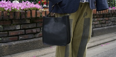 BONO square shoulder bag