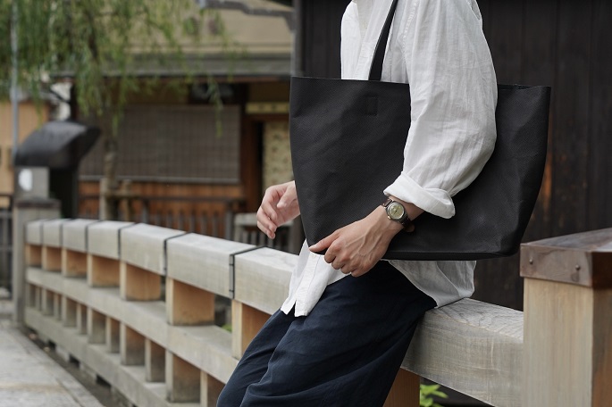 embossing -tote bag M- BLACK | SLOW - スロウ 公式サイト | 革製の