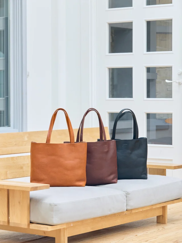 embossing -tote bag M- BLACK | SLOW - スロウ 公式サイト | 革製の